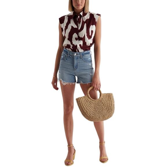 Printed Tapered Sleeveless Button Up Shirt - Picture 5 of 10